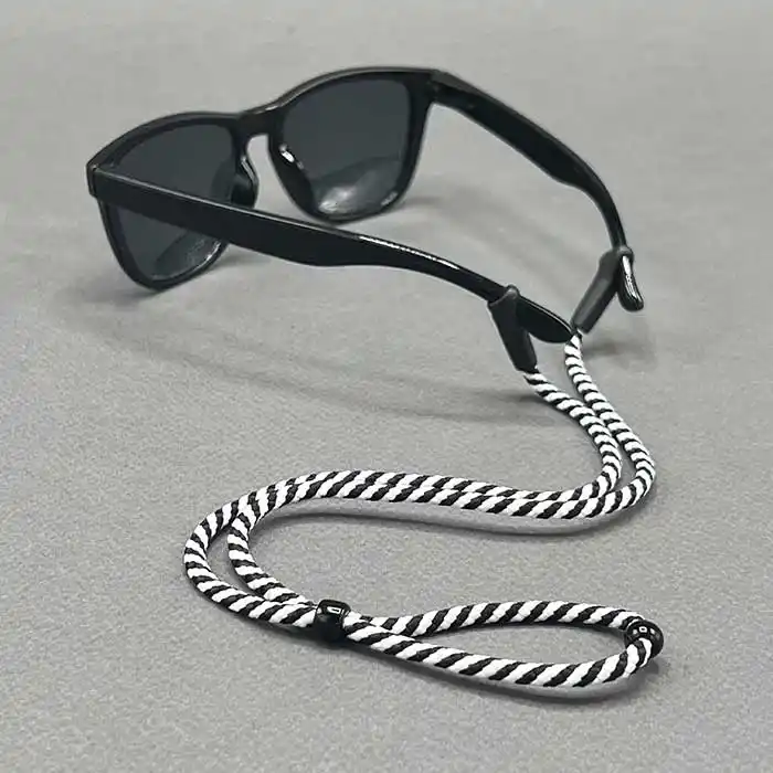 بند عینک مدل کُرد خطی مشکی- سفید